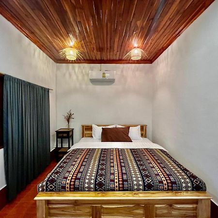 La Casa Hostel 루앙프라방 외부 사진